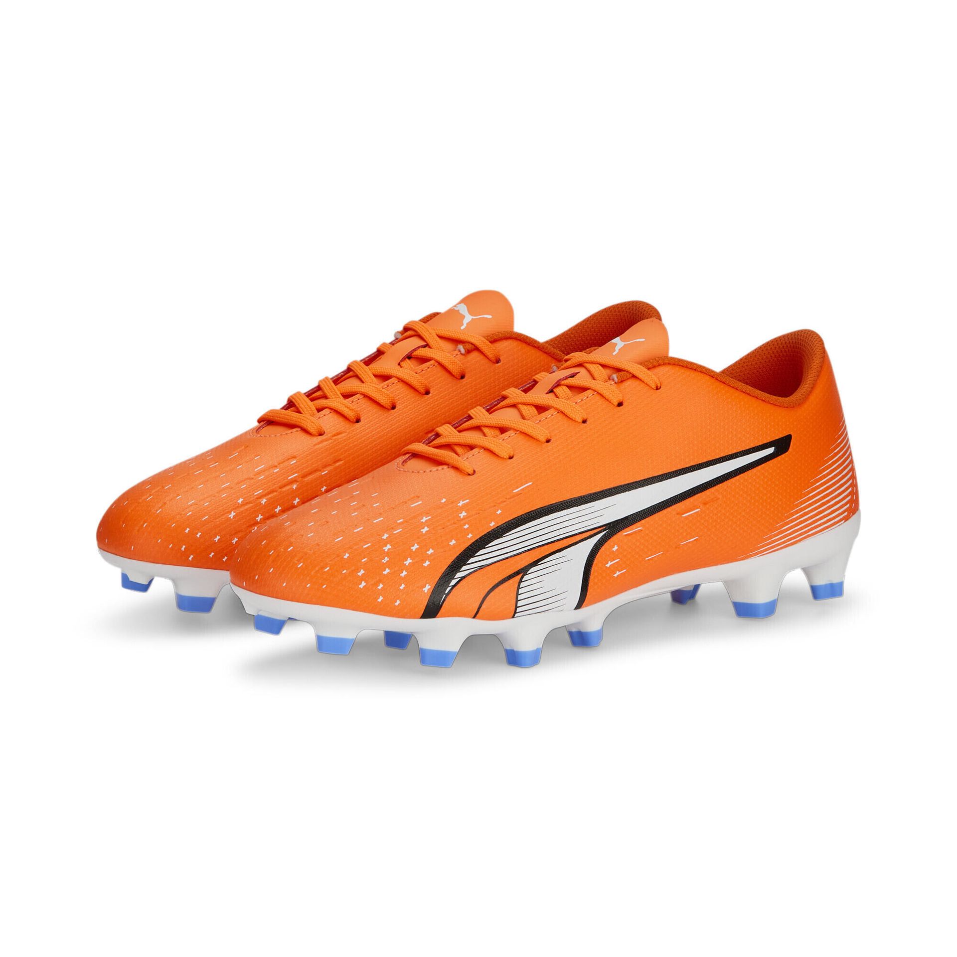PUMA Męskie buty piłkarskie Ultra Play Fg/Ag, Ultra pomarańczowy Puma biały niebieski błyszczący, 43 EU