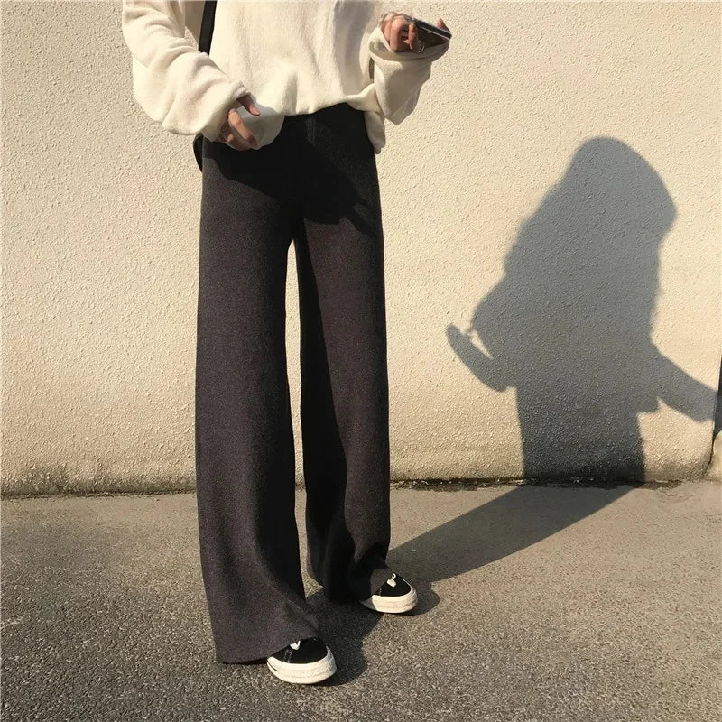 Dzianinowe spodnie z wysokim stanem - Czarny