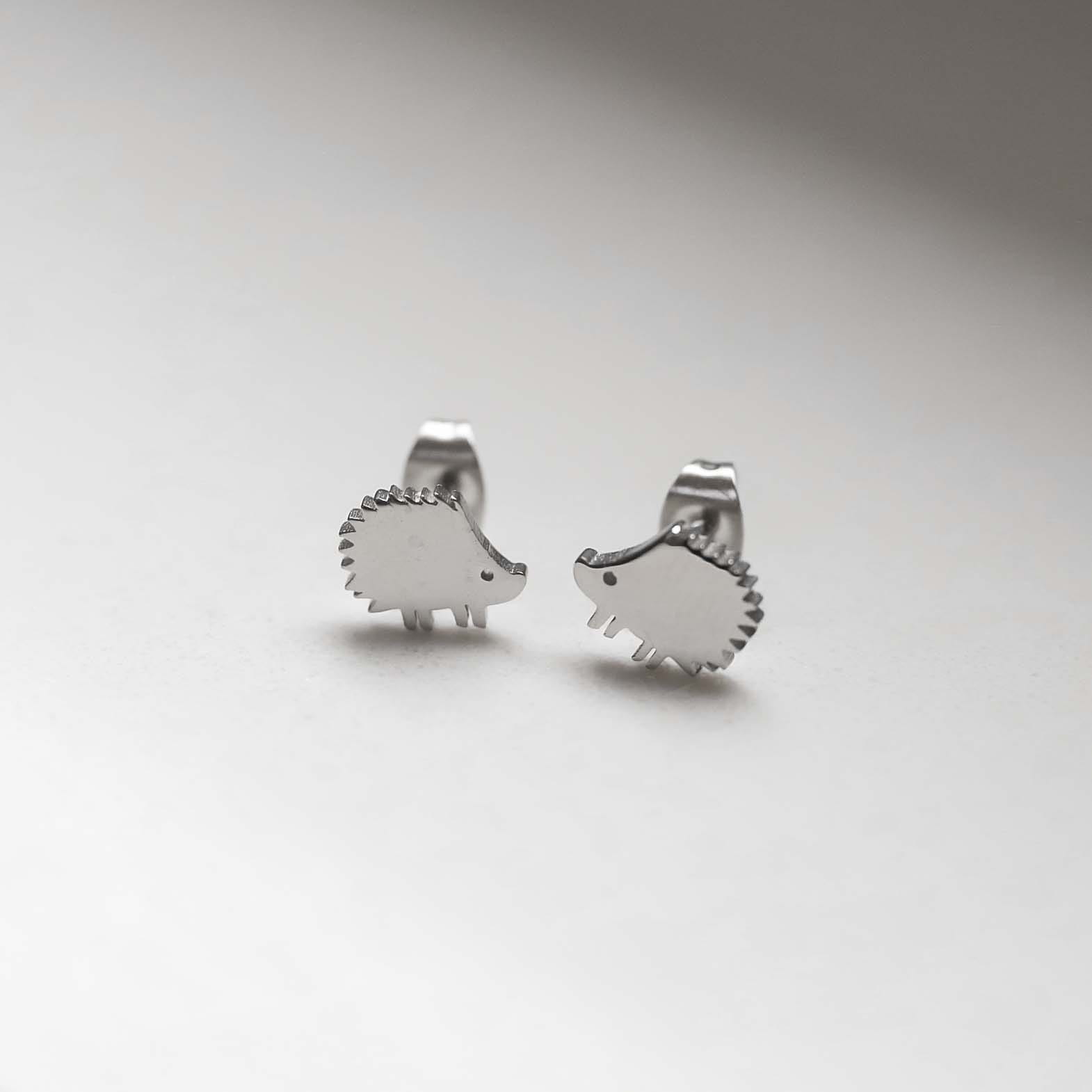 Kolczyki wkrętki srebrne jeżyki ze stali jubilerskiej