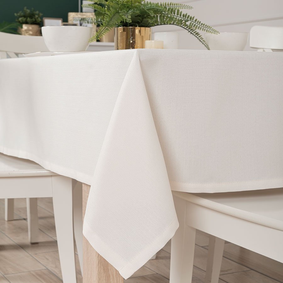 Gotowy obrus z tkaniny wodoodpornej o fakturze płótna, wykończony listwą, kolor kremowy, Aruba, rozmiar: 140x220 cm