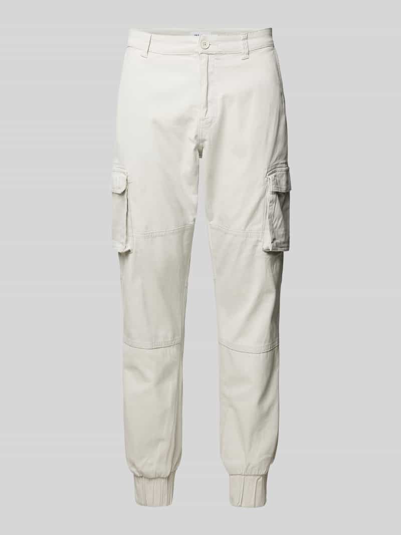 Spodnie materiałowe z kieszeniami z tyłu model ‘CANS’