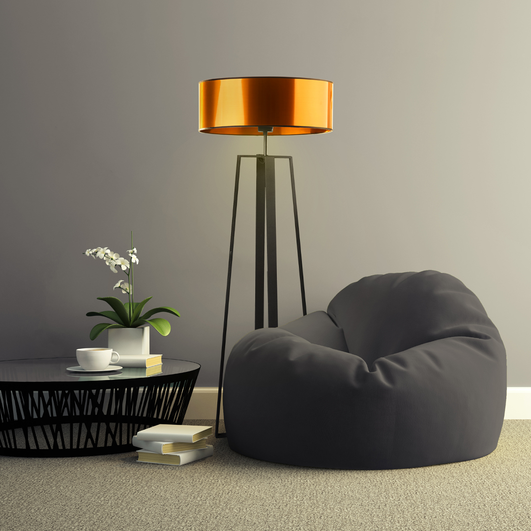 Czarna lampa stojąca do salonu MOSS MIRROR z miedzianym abażurem