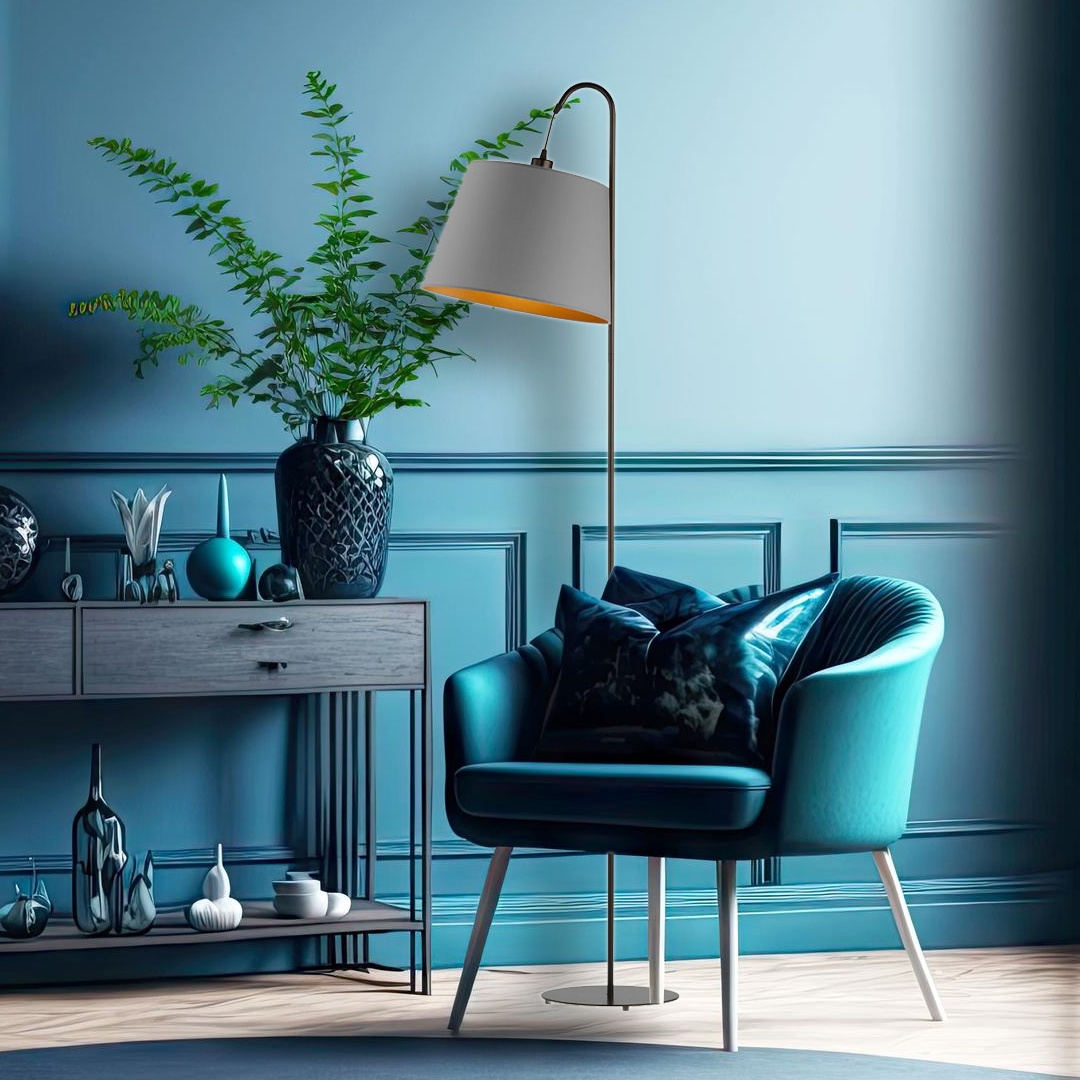 Czarna lampa podłogowa w stylu skandynawskim TALLIN GOLD z szarym kloszem ze złotym wnętrzem