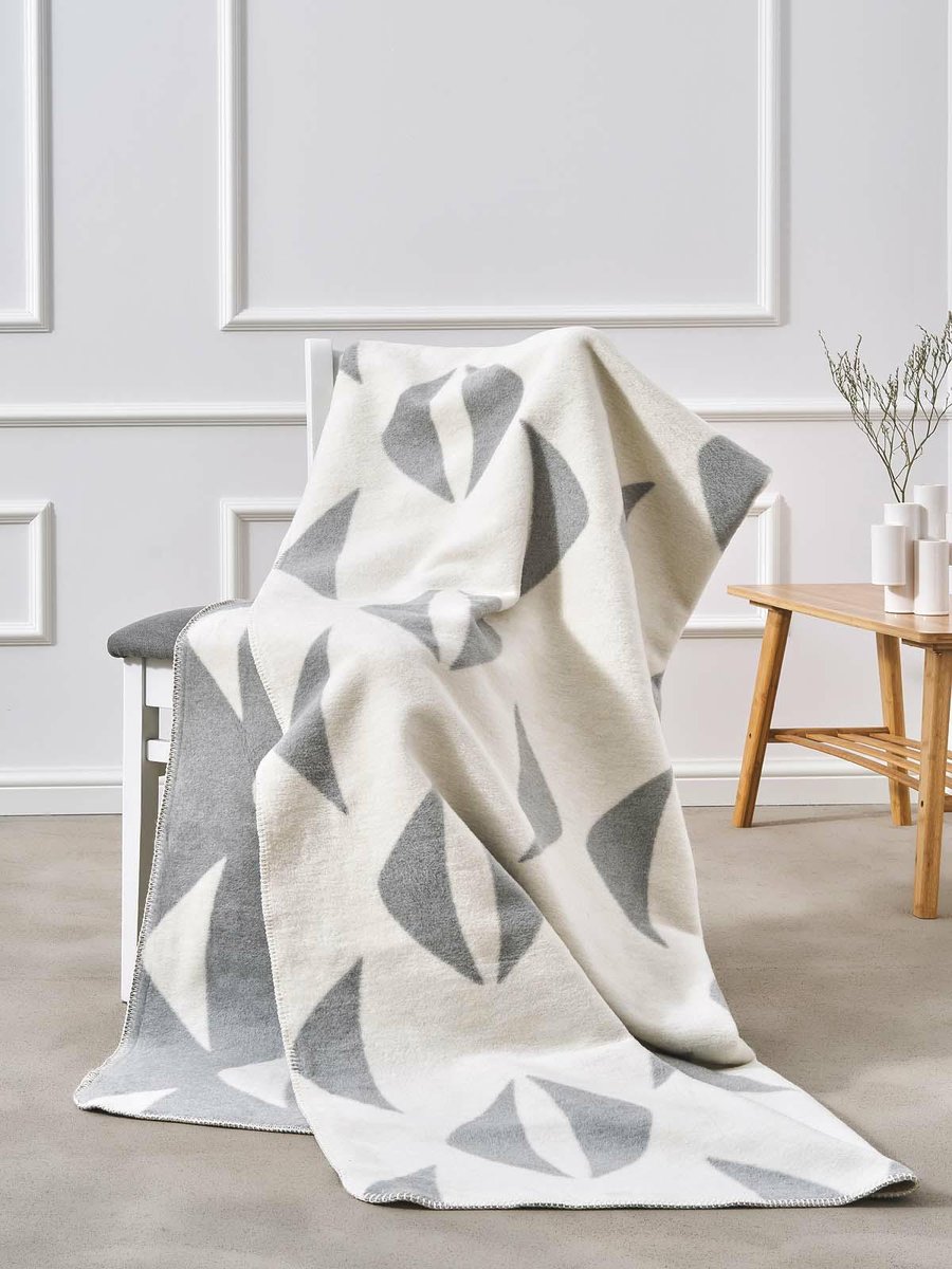 Koc bawełniany akrylowy 150x200 2139/1 Rogaliki szary kremowy narzuta pled wykończony szydełkiem SG