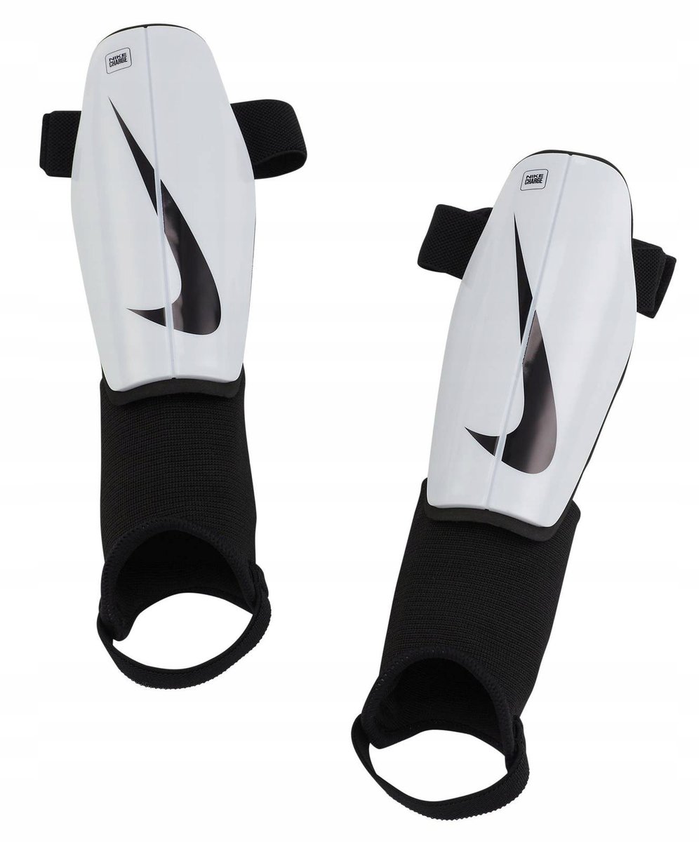 Ochraniacze piłkarskie NIKE Nagolenniki CHARGE r M