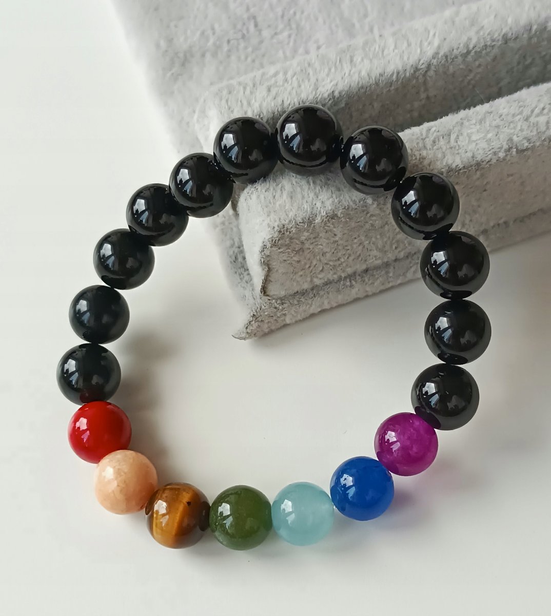 7 CZAKR BRANSOLETKA NA GUMCE Z KAMIENIAMI BOHO ENERGIA JADEIT KAMIEŃ 10 mm