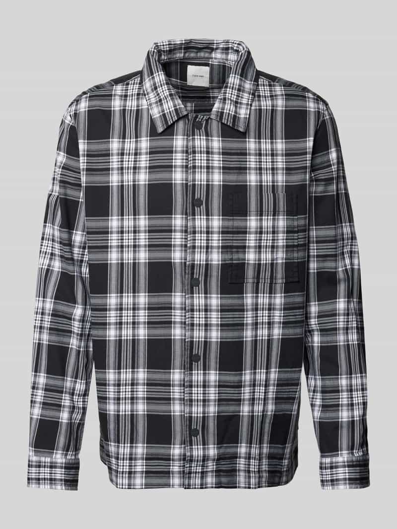 Kurtka koszulowa o kroju regular fit z kieszenią na piersi