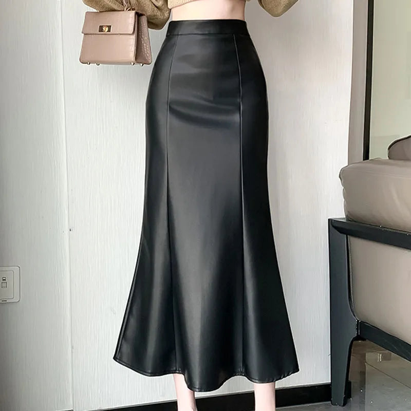 Elegancka spódnica midi skórzana - Czarny