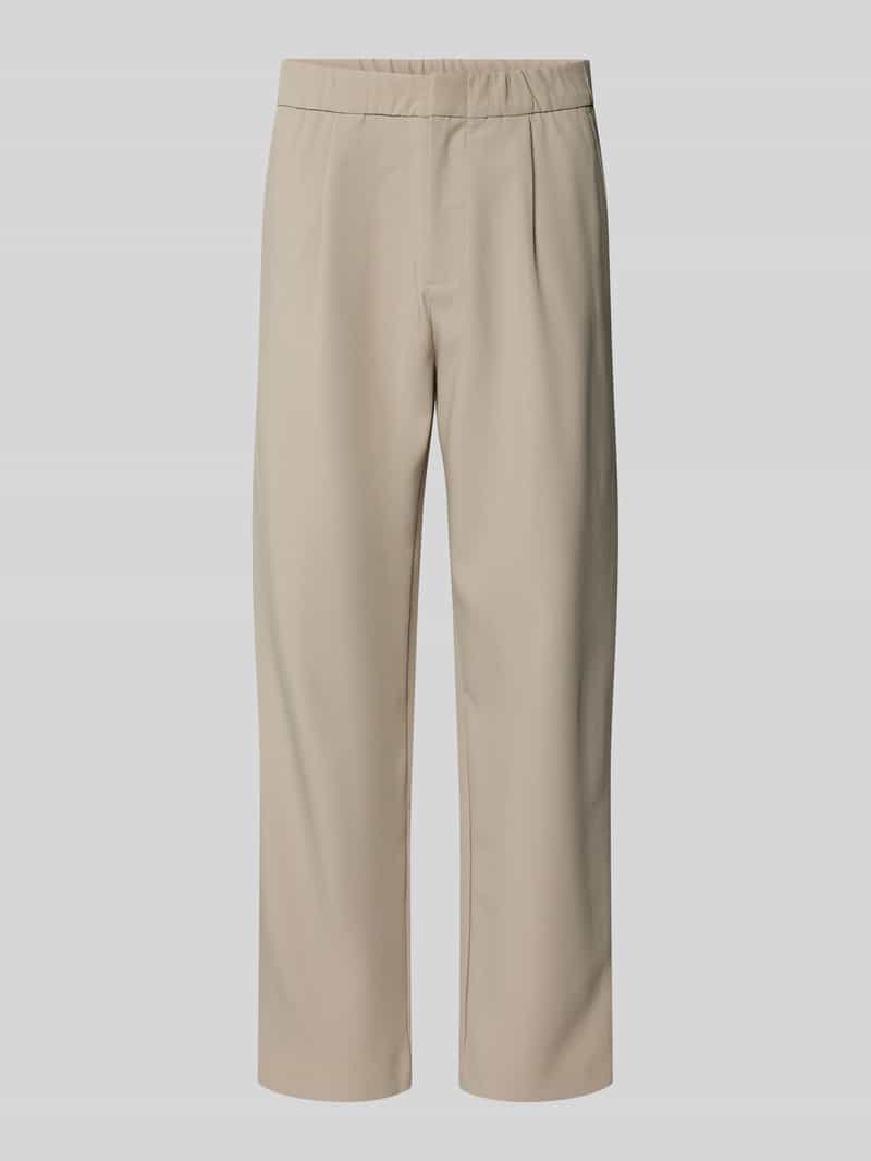 Spodnie z zakładkami w pasie o kroju relaxed tapered fit z elastycznym pasem