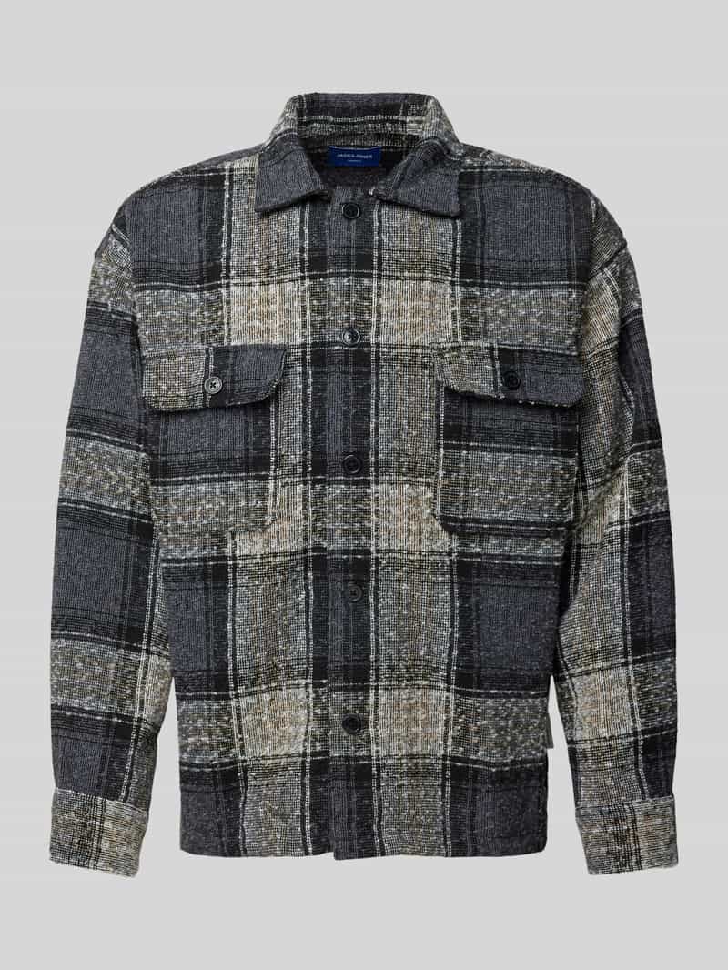 Kurtka koszulowa o kroju regular fit z kieszeniami z patką na piersi model ‘ROXBURY’