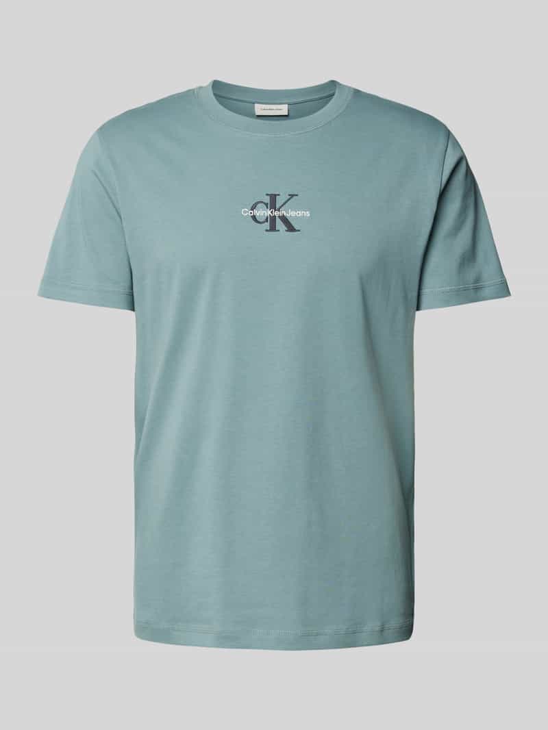 T-shirt z wyhaftowanym logo