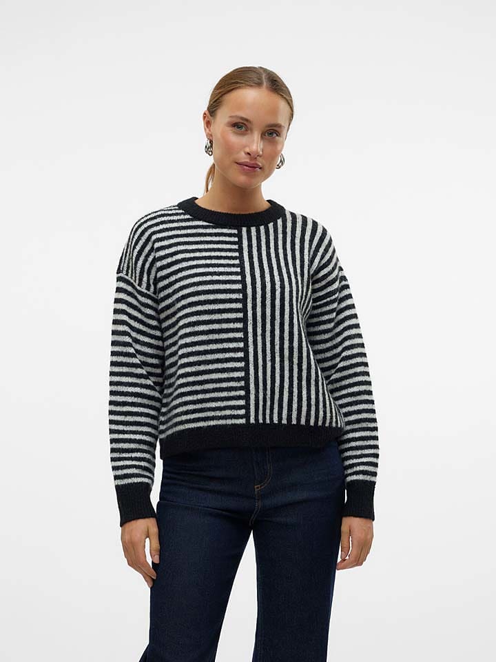 Vero Moda Sweter w kolorze czarnym