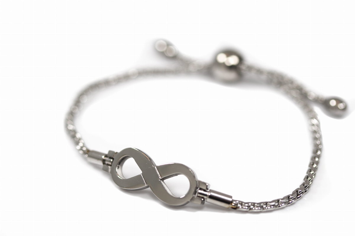 Bransoleta stalowa z elementem nieskończoności