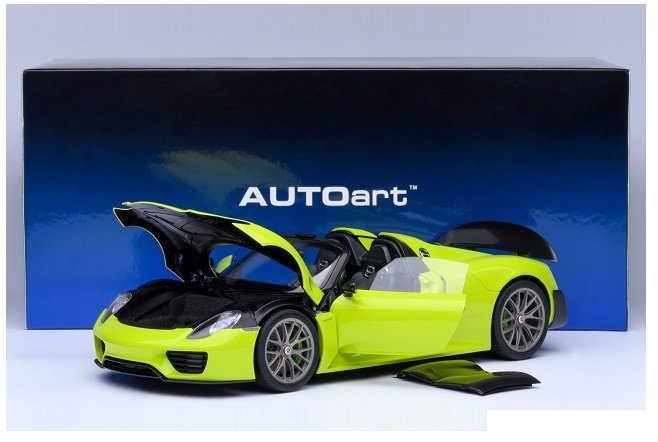 Autoart Porsche 918 Spyder Weissach Package 201 1:18 77921
