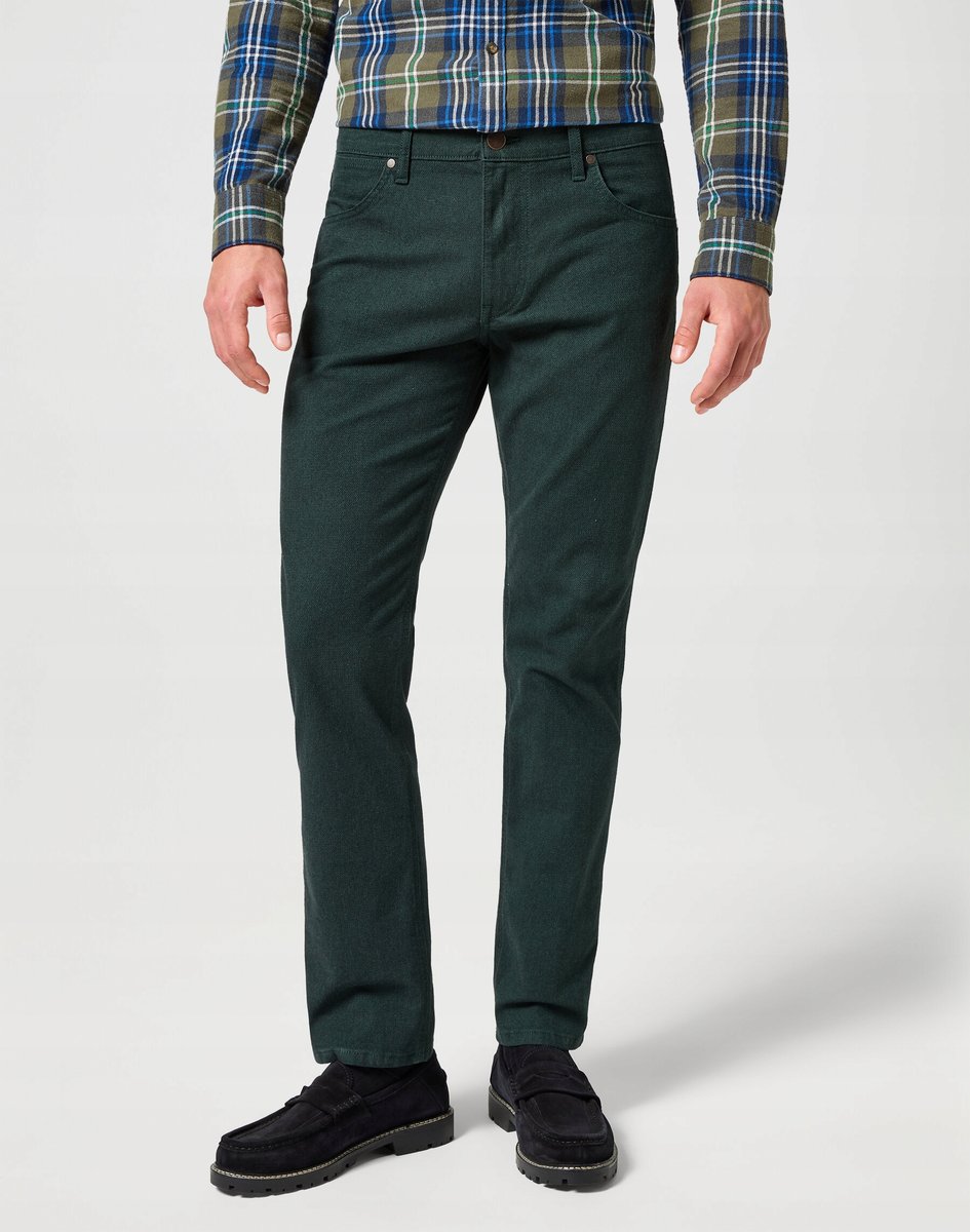 Wrangler GREENSBORO Scarab PROSTE CIEMNOZIELONE SPODNIE MATERIAŁOWE W32 L32