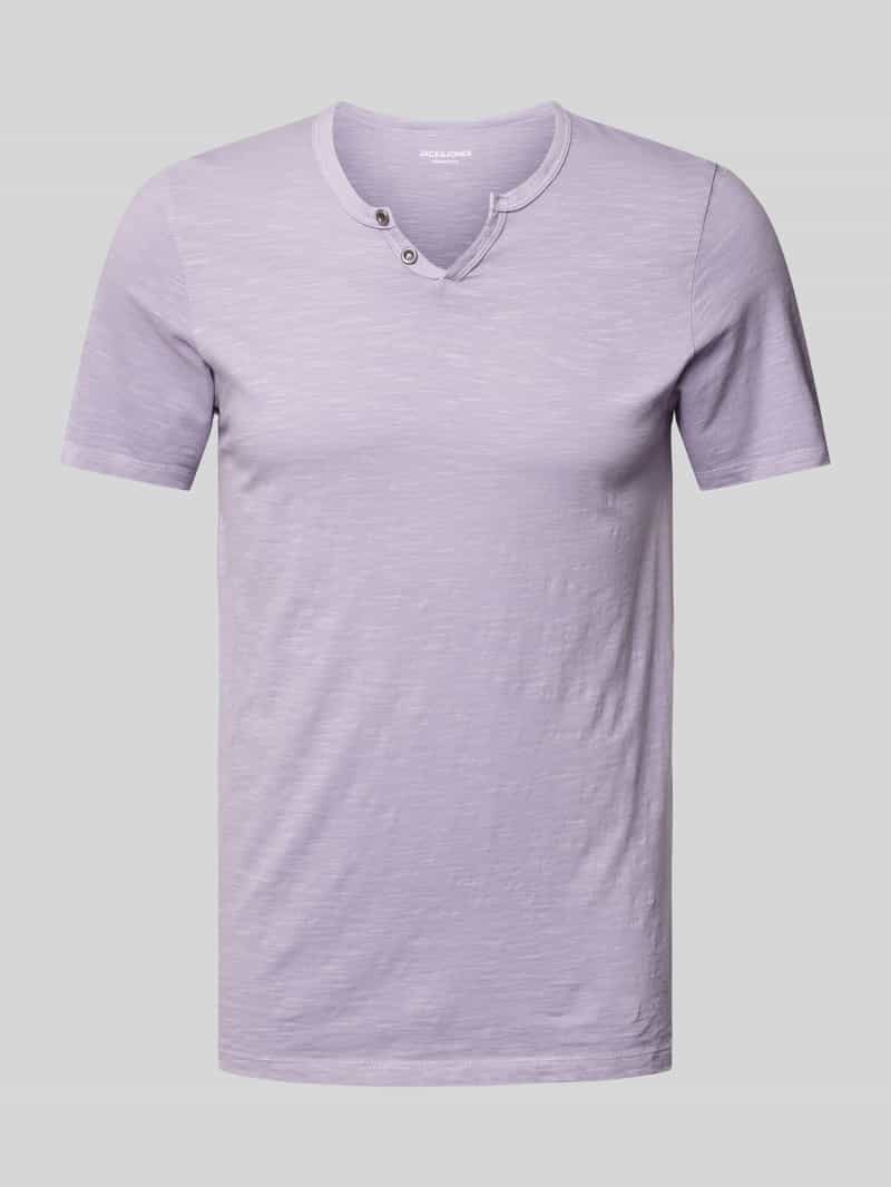 T-shirt z dekoltem w serek