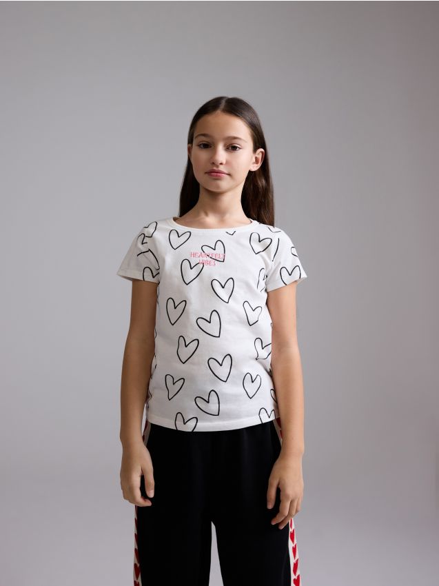Reserved - Bawełniany t-shirt w serca - złamana biel