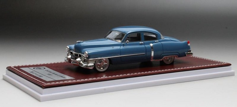 Great Iconic Models Cadillac Series 61 Sedan 1951 Blue 1:43 Gim02