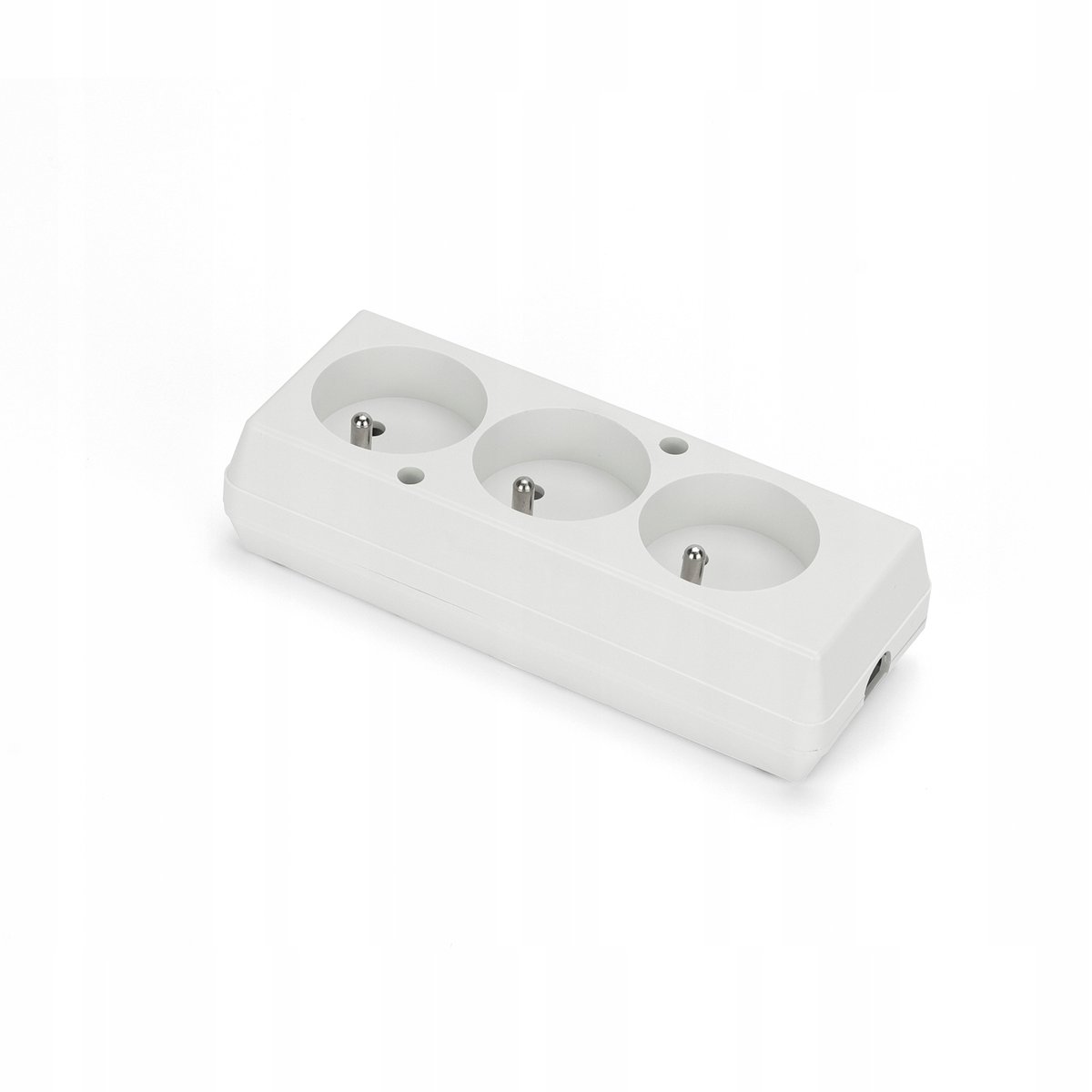 Gniazdo trzykrotne z uziemieniem MT087-B