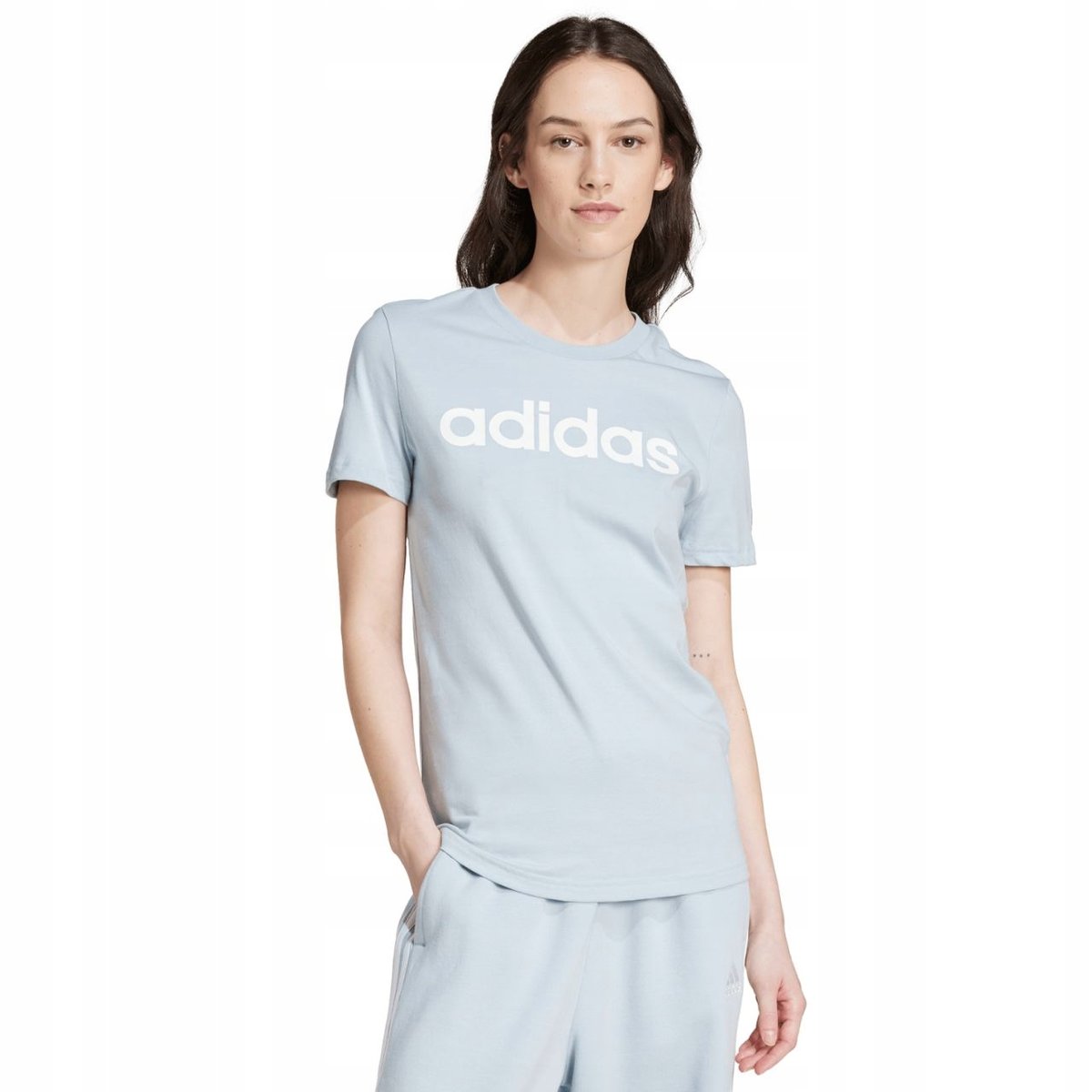Koszulka damska adidas Loungewear Essentials Slim Logo Tee jasnoniebieska I