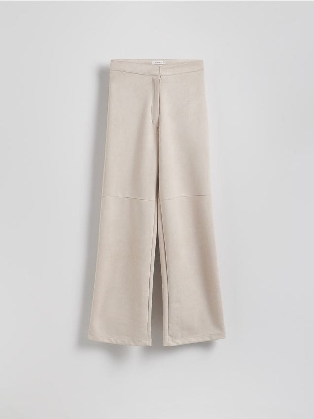 Reserved - Spodnie z imitacji zamszu - beżowy