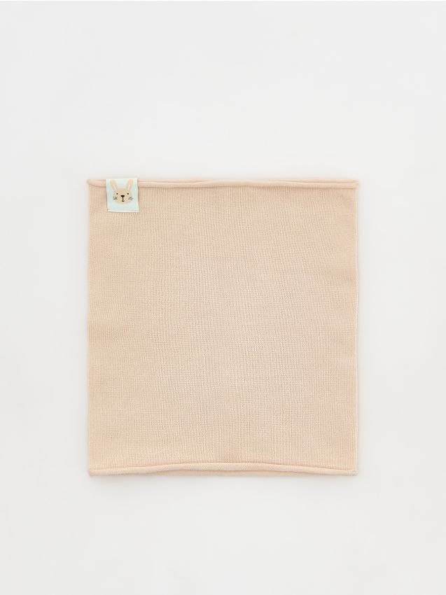 Reserved - Gładki komin z wiskozą - beżowy