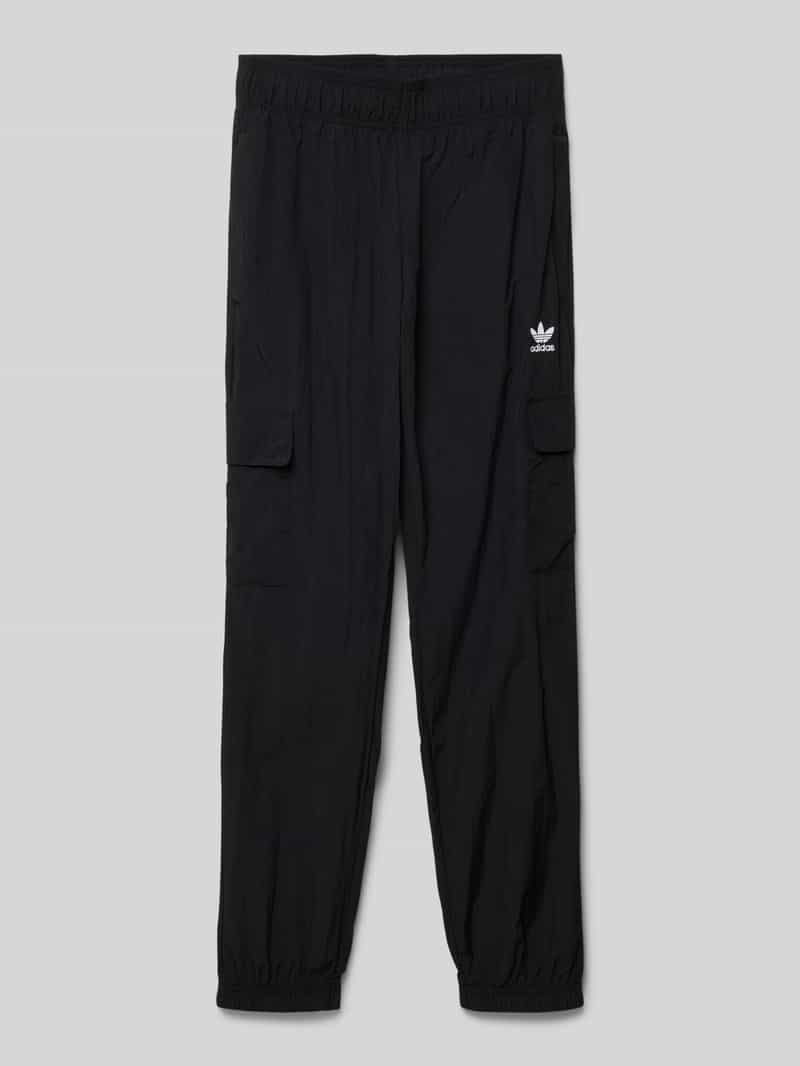 Spodnie cargo o kroju relaxed fit z wyhaftowanym logo