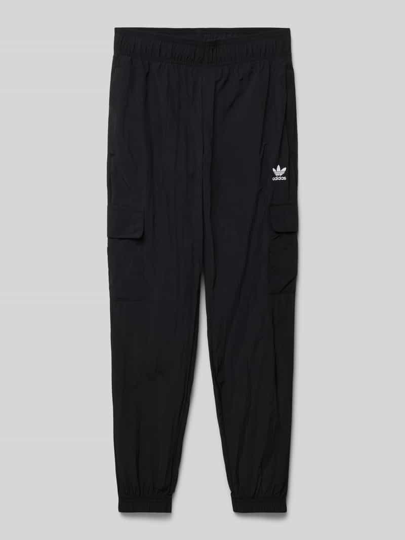Spodnie cargo o kroju regular fit z wyhaftowanym logo