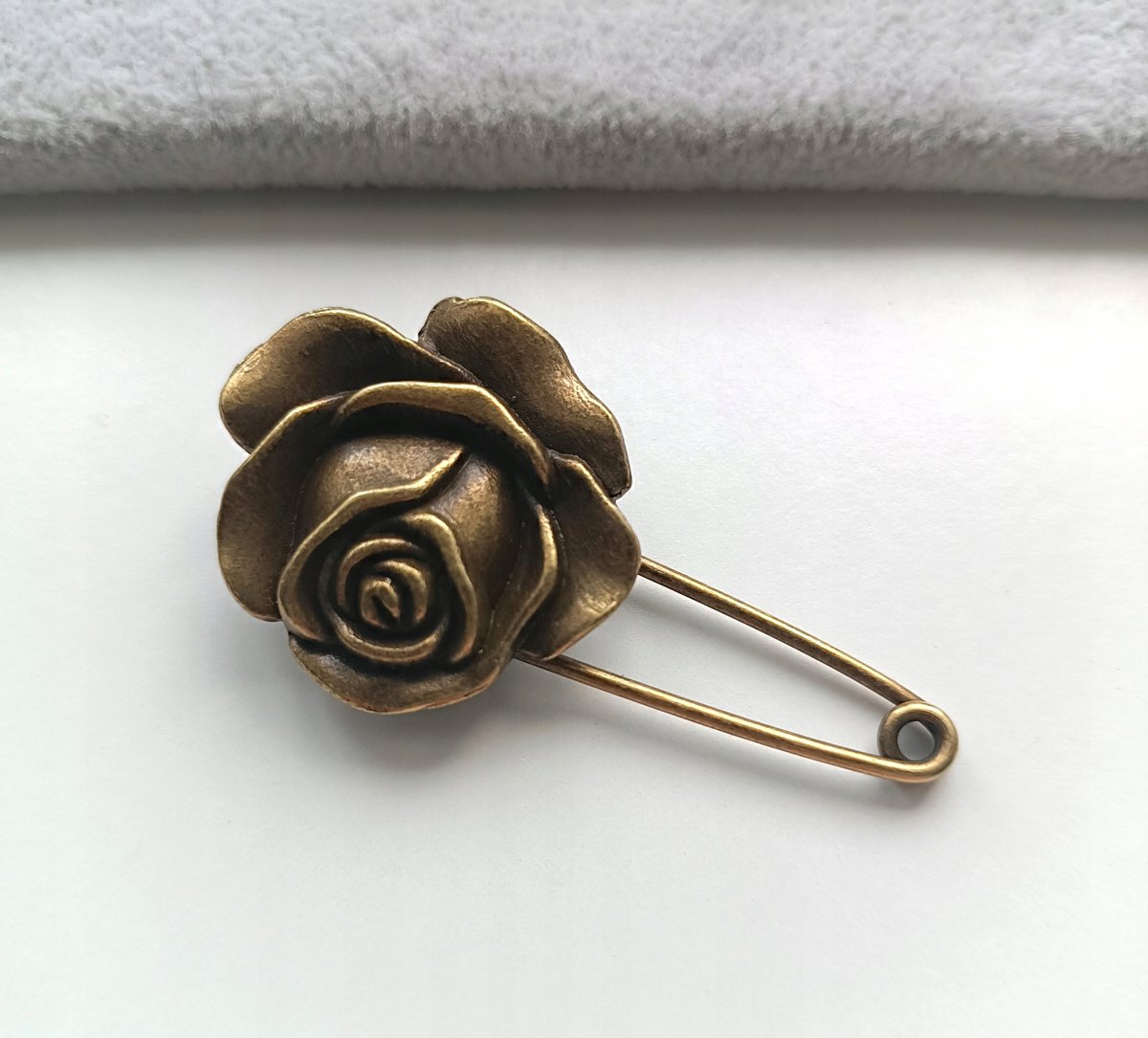 ZŁOTA ANTYCZNA BROSZKA KWIAT RÓŻA AGRAFKA 6 cm SREBRNA PRZYPINKA