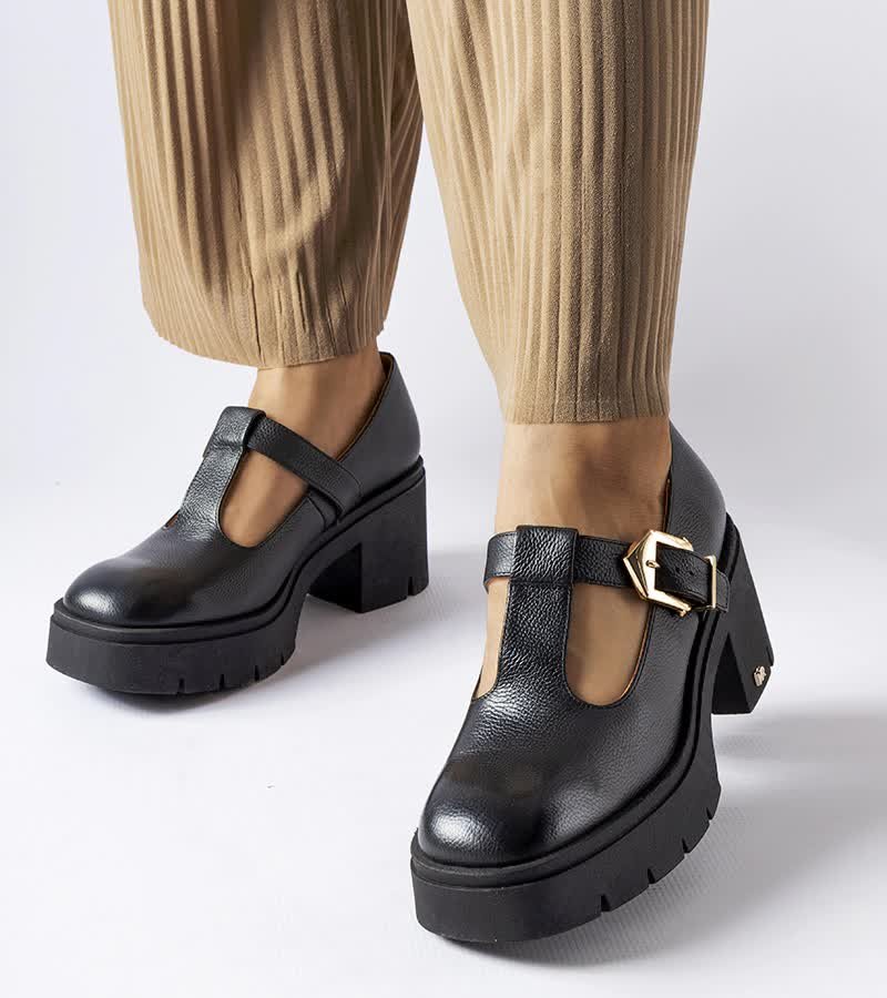 Czarne skórzane półbuty Karino-39