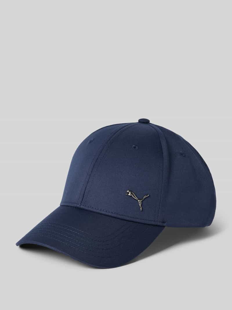 Czapka z daszkiem z aplikacją z logo