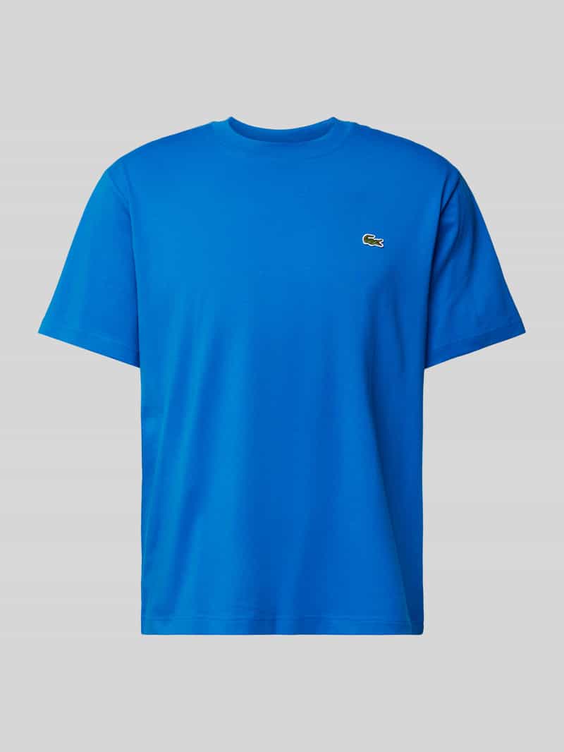 T-shirt z naszywką z logo