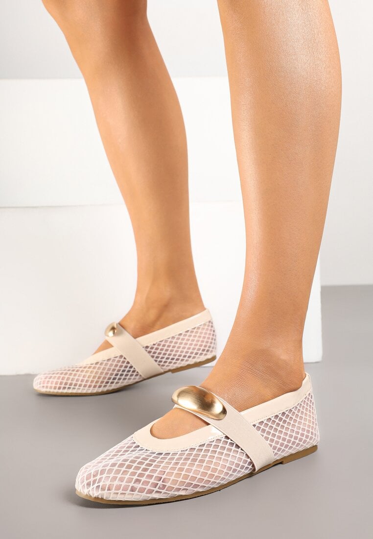 Beżowe Siateczkowe Balerinki z Metalową Ozdobą Tatolira