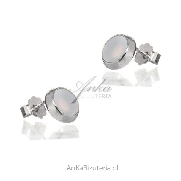 ankabizuteria.pl Subtelne kolczyki srebrne z białą masą perłową