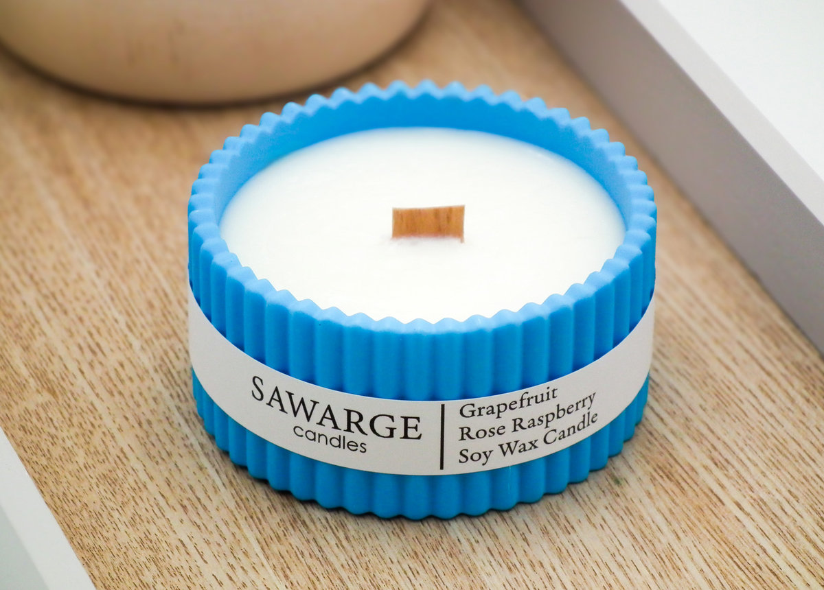 świeca sojowa dekoracyjna niebieska grapefruit malina róża 100g/Sawarge Candles