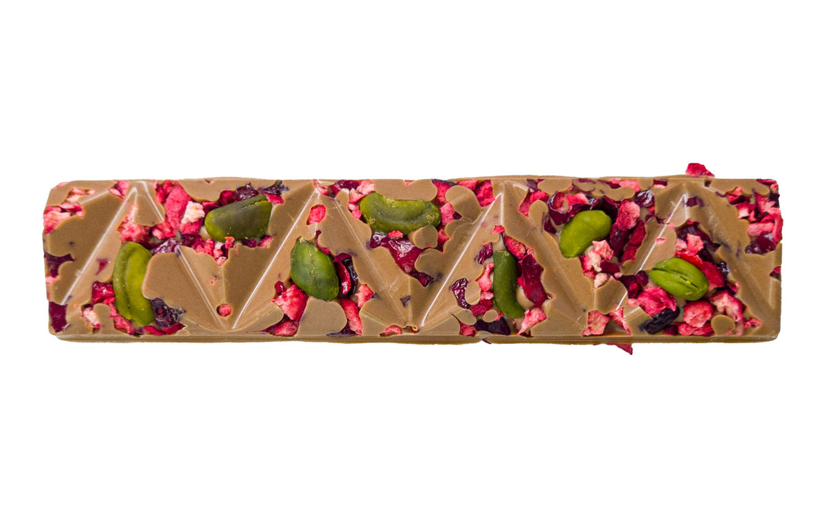 Baton z mlecznej czekolady z żurawiną i pistacjami
