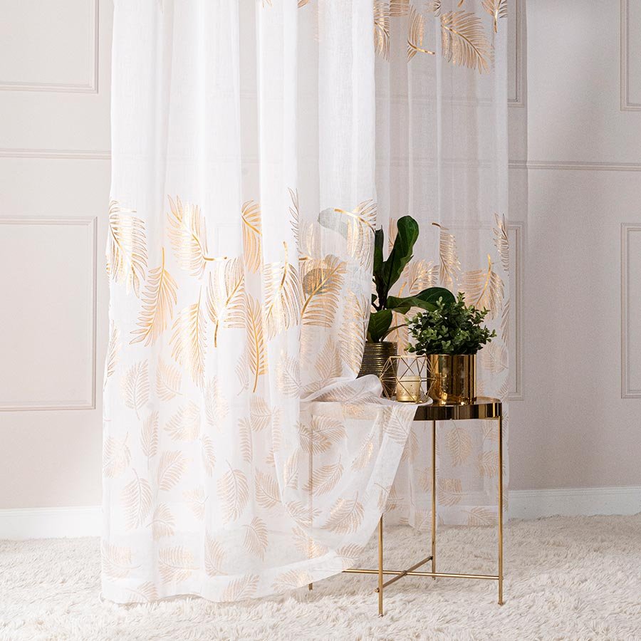 Gotowa firanka uszyta na taśmie marszczącej, kolor biały ze złotym zdobieniem, rozmiar140x250 cm, Marietta