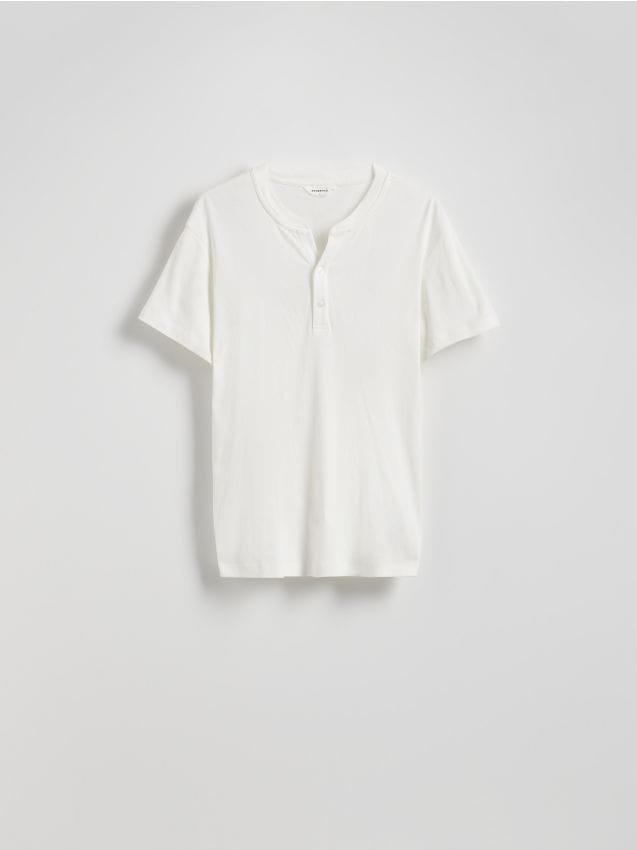 Reserved - T-shirt henley slim fit - złamana biel
