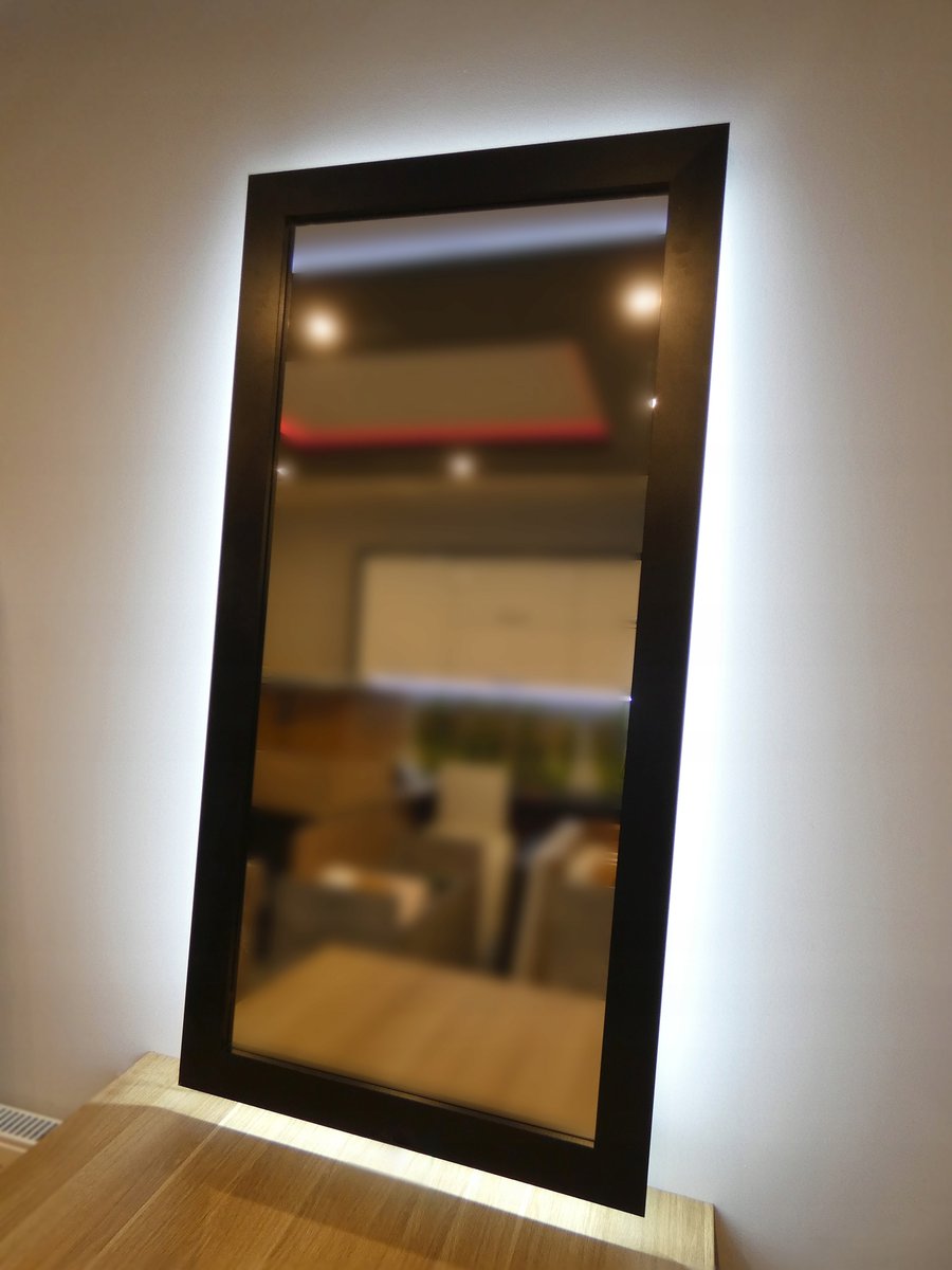 Lustro w ramie MDF podświetlane LED 140x60 czarne