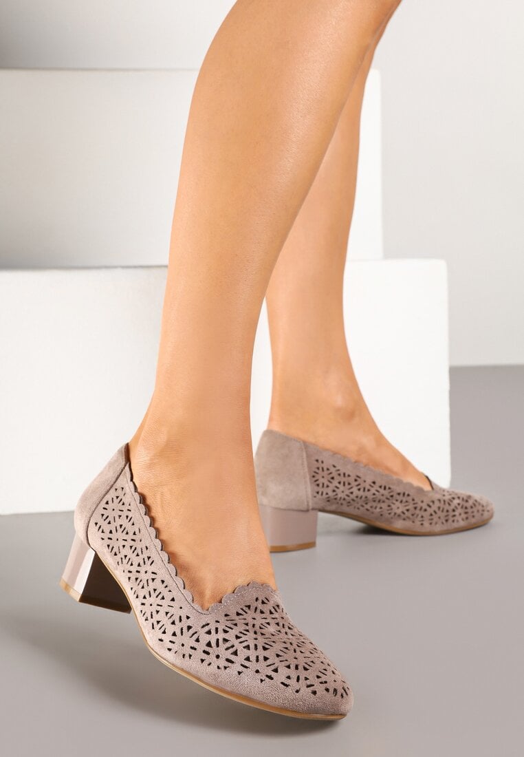 Ciemnobeżowe Czółenka na Słupku z Ażurową Cholewką i Skórzaną Wkładką Nysa