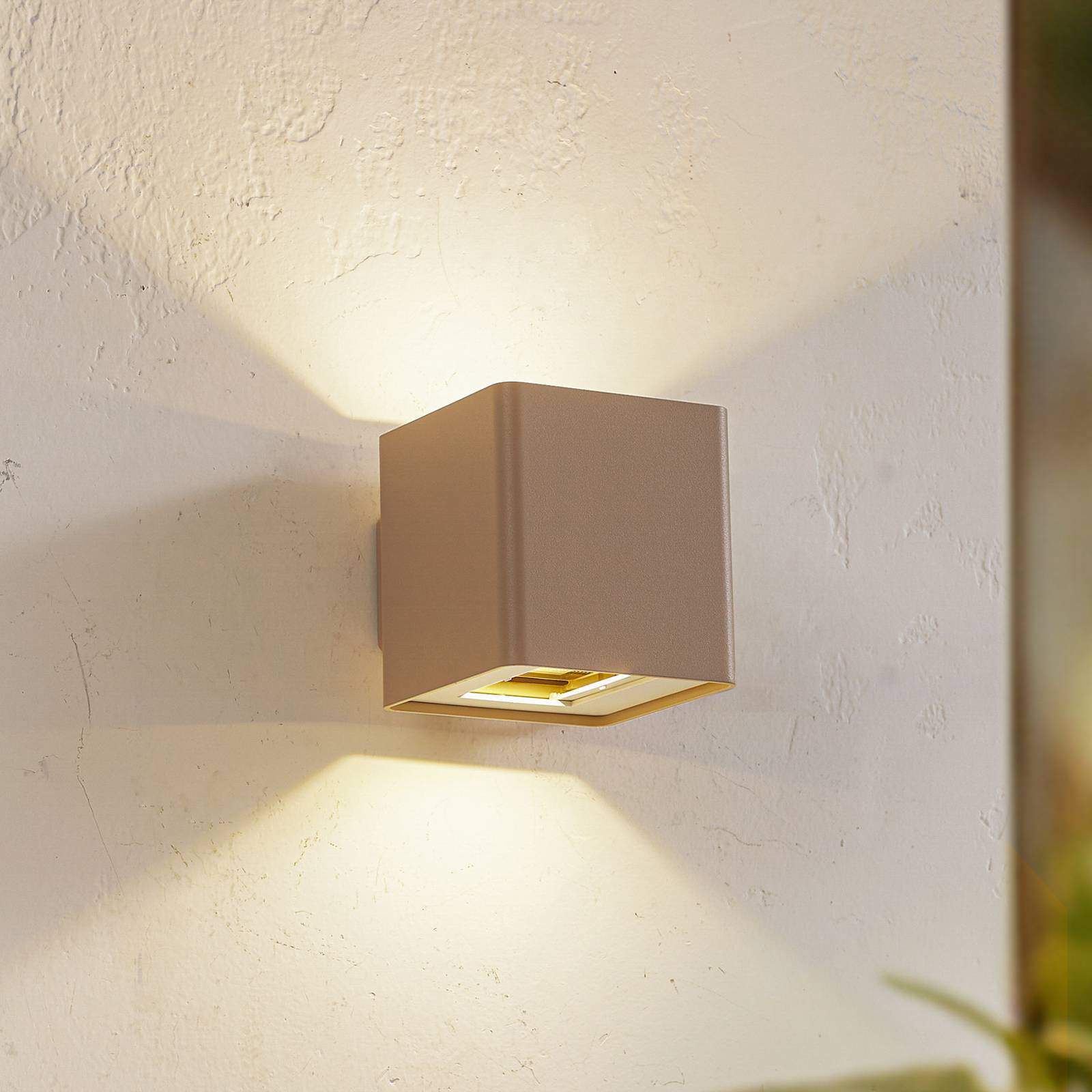 Lucande kinkiet zewnętrzny LED Aaron, beżowy, aluminium, góra/dół