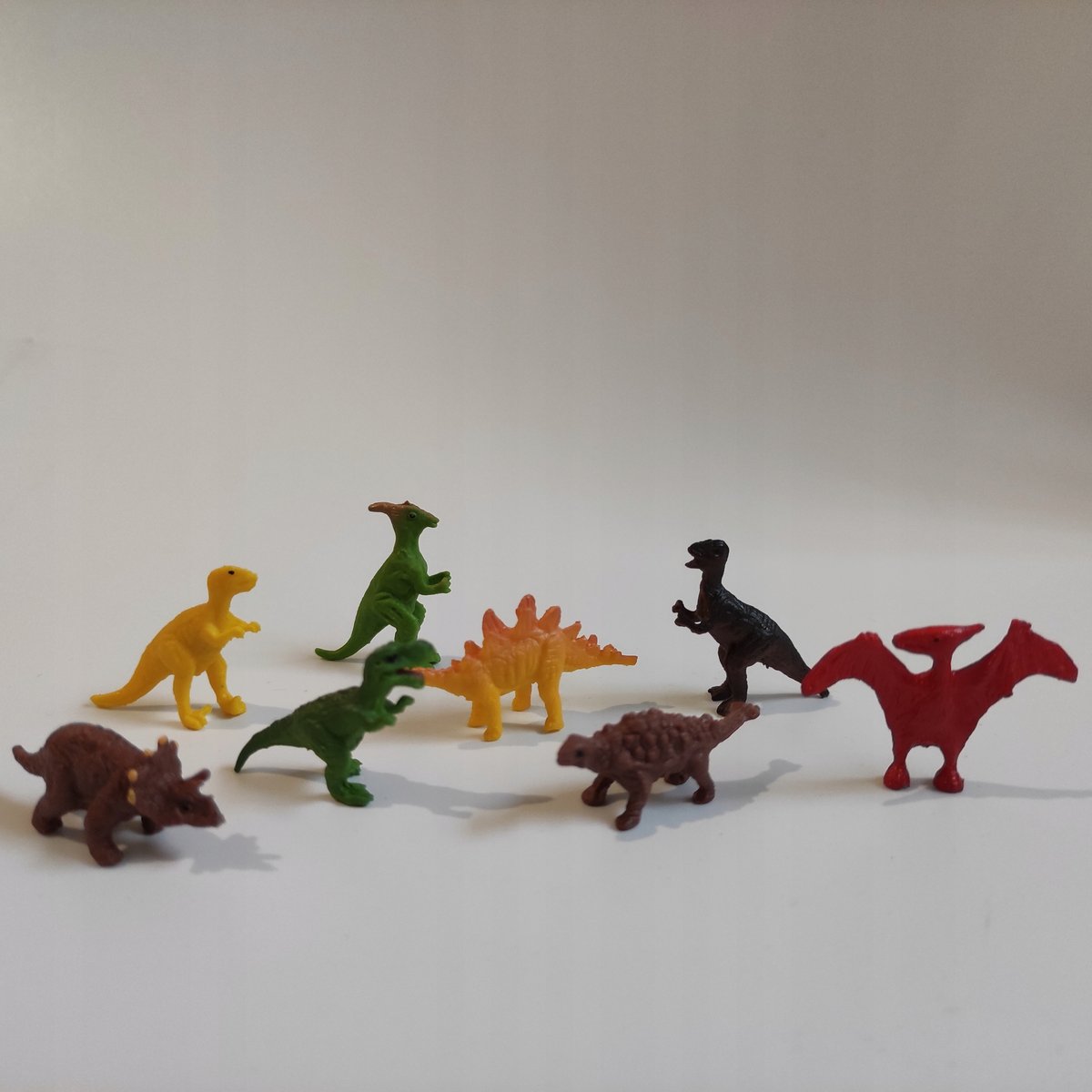 MINI DINOZAURY FIGURKI GUMOWE ZESTAW 8 szt.
