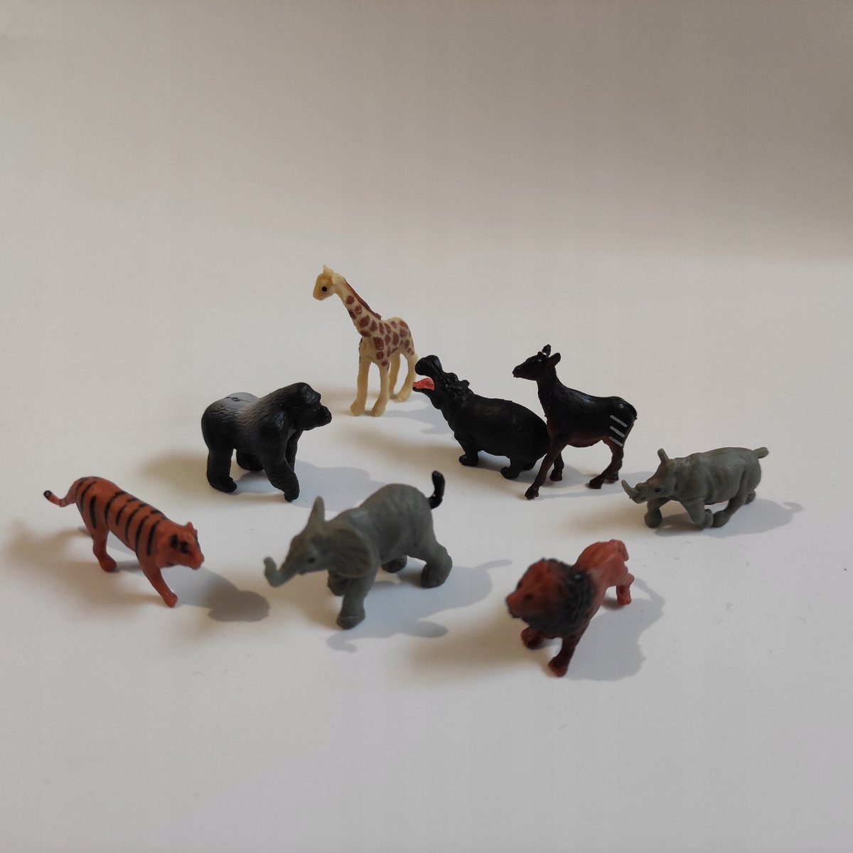 Gumowe figurki Zwierzęta dzikie mini 8 szt.