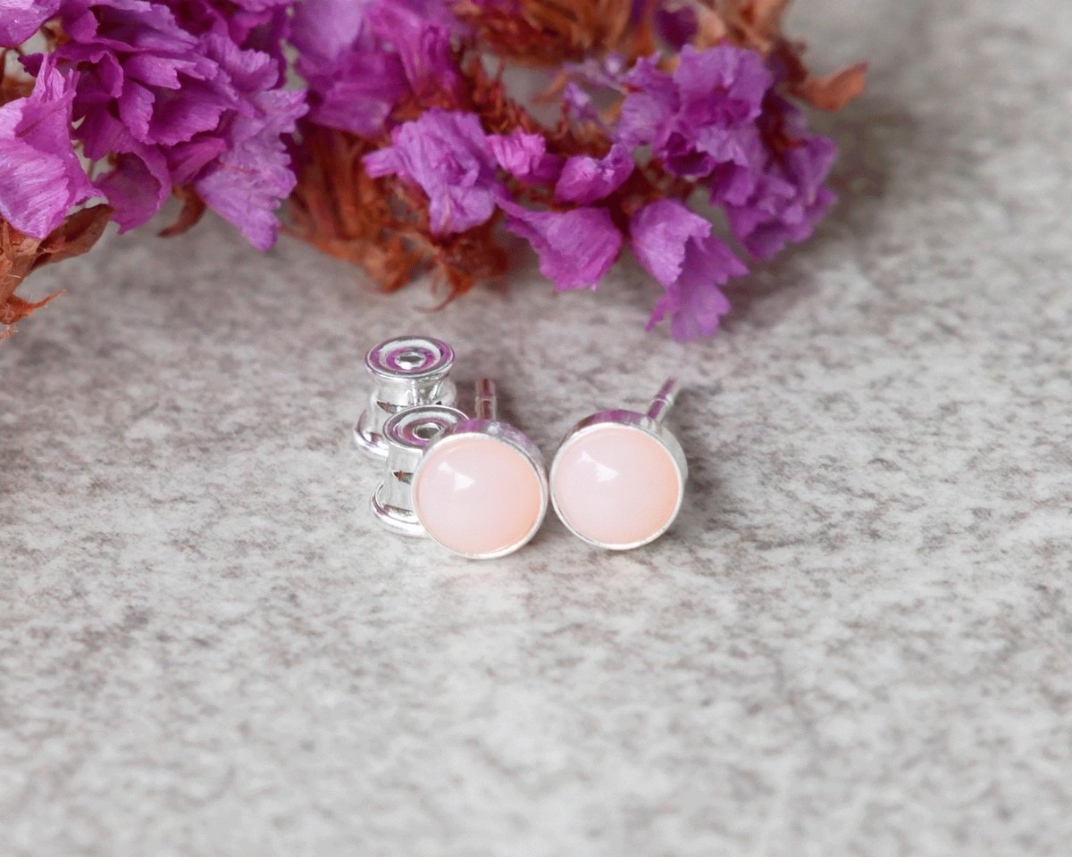 Kolczyki sztyfty z różowym opalem w srebrze