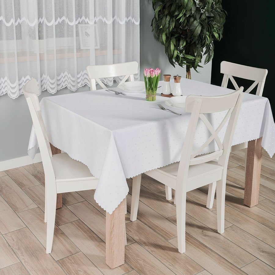 Obrus wodoodporny, prostokątny, biały ze wzorem kwadracików, wykończony chmurką, Mija, rozmiar: 140x220 cm