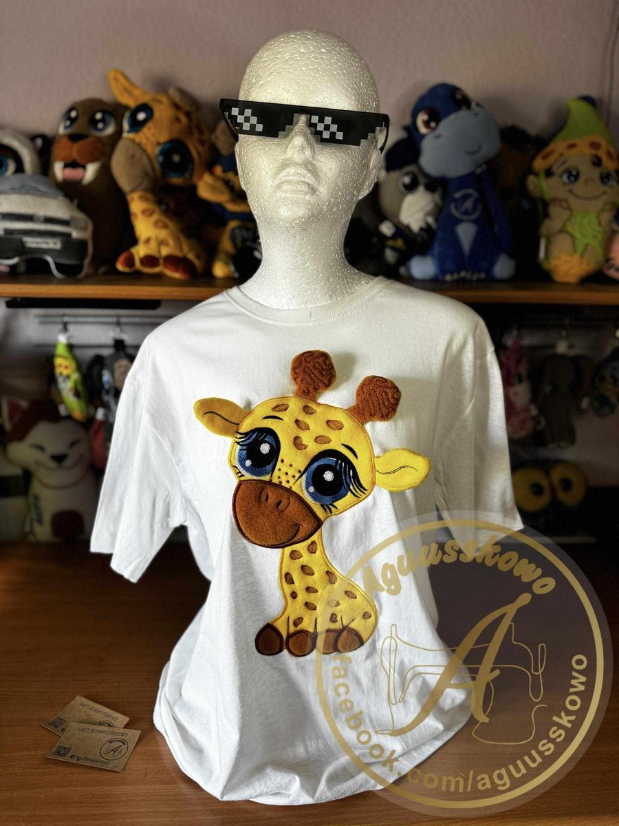 T-shirt z aplikacją haftowaną polarową ŻYRAFA rozm. L