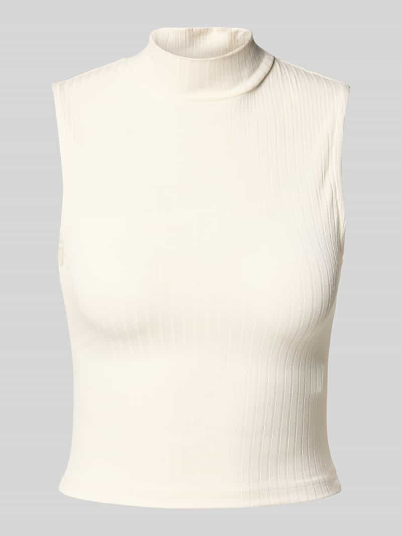 Top z golfem model ‘Kaori’