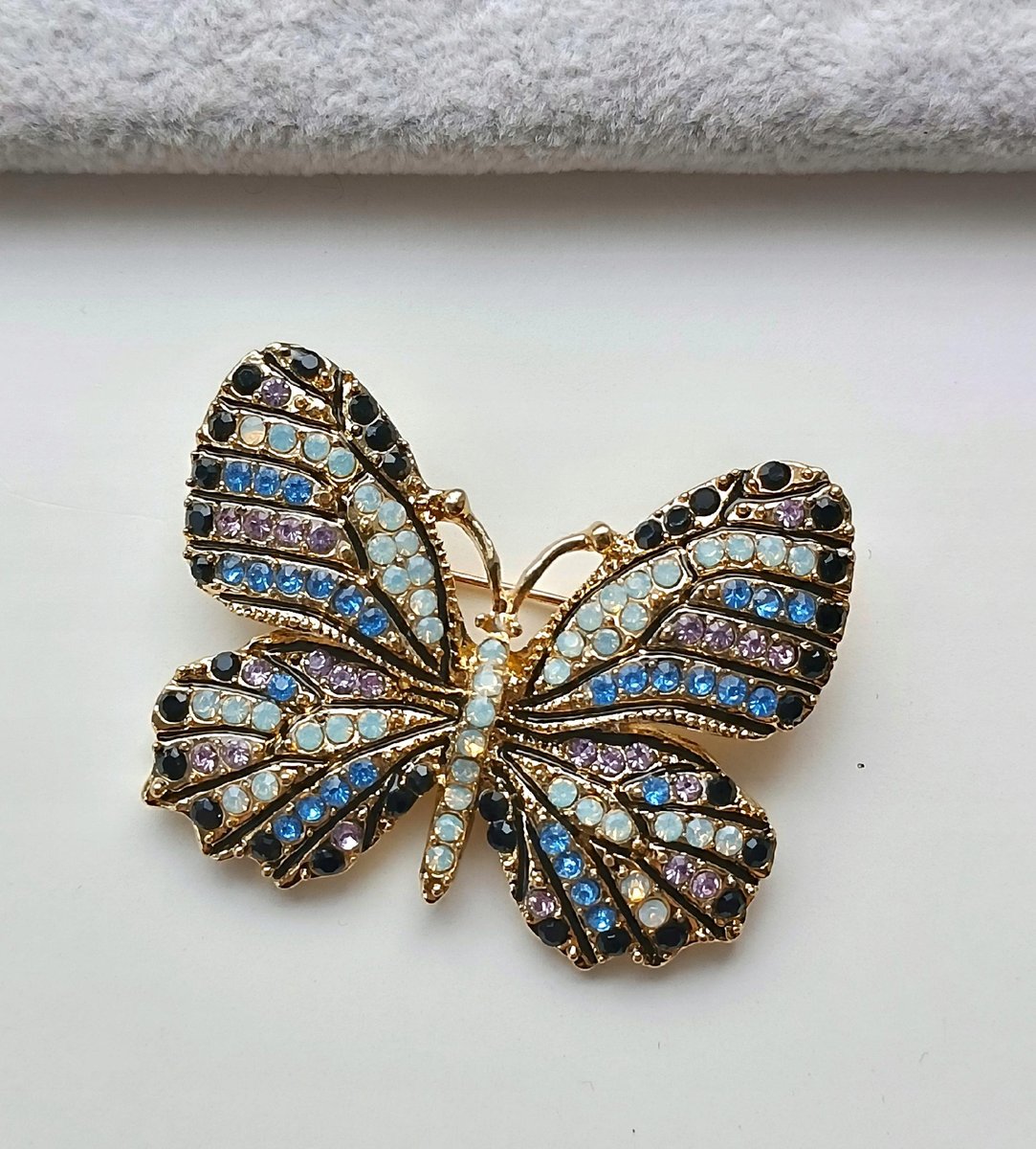 ZŁOTA DUŻA BROSZKA MOTYL MOTYLEK OWAD KOLOROWE CYRKONIE CYRKONIA PIN