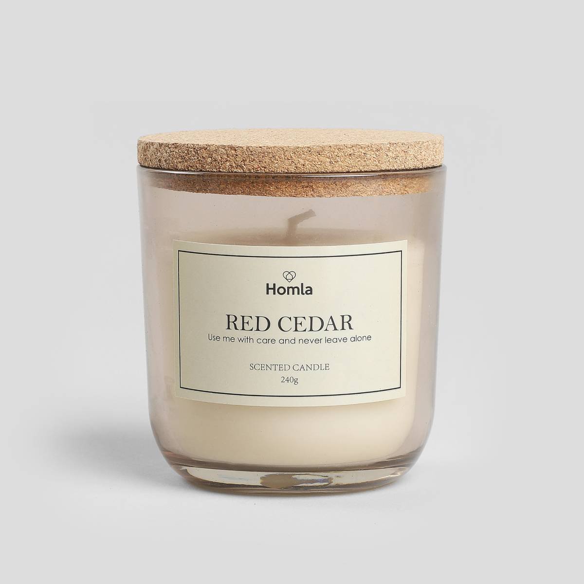 HOMLA Świeca o zapachu cedru VERDE Red Cedar 240 g