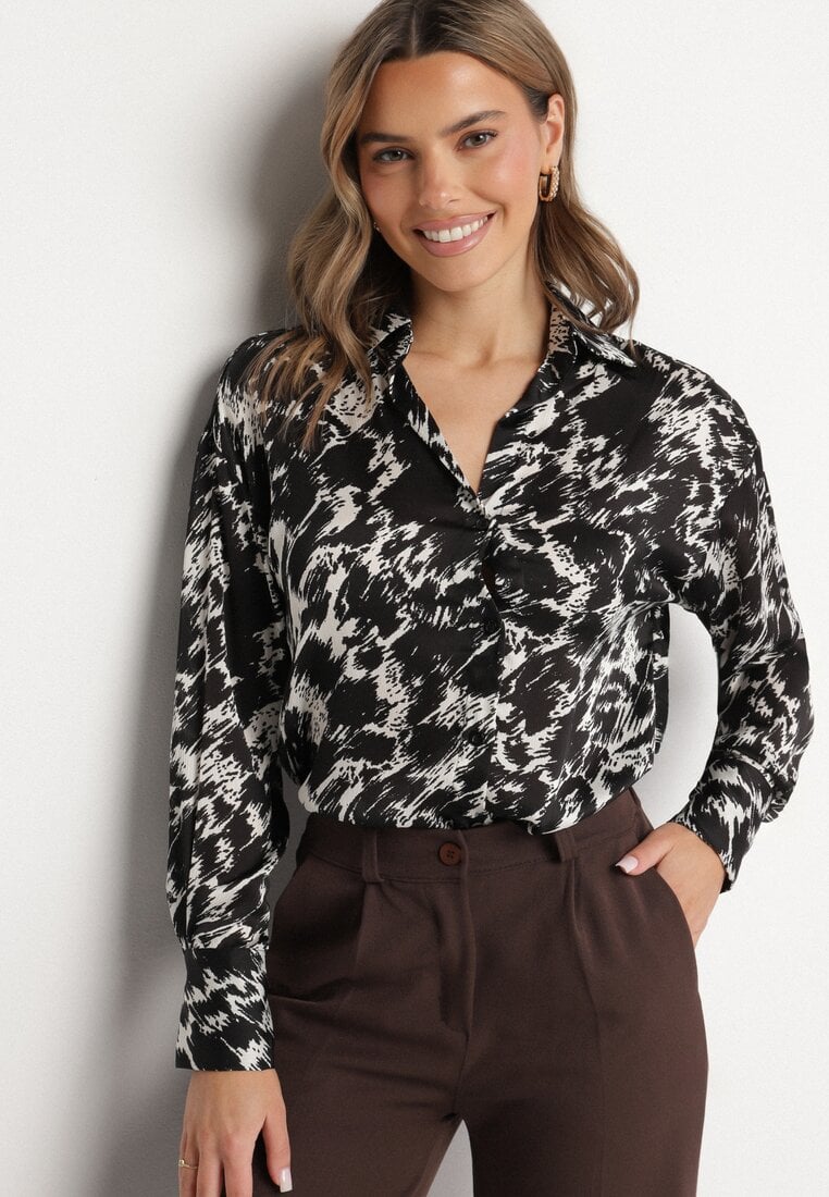 Czarna Koszula z Dłuższym Tyłem i Abstrakcyjnym Wzorem Korimille